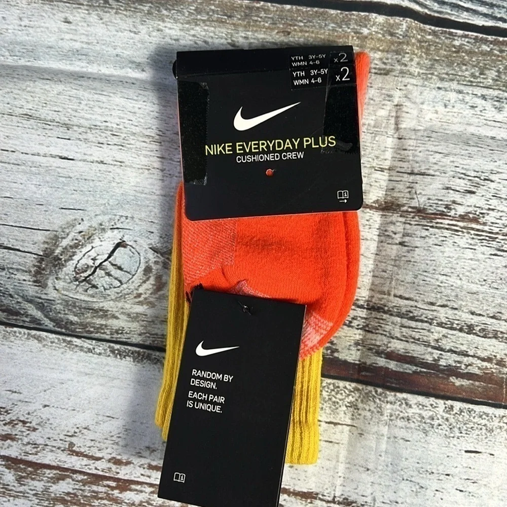 Nike Everyday Plus Cushioned Crew (2pk) YYH Size 3Y-5Y / WMN Size 4-6